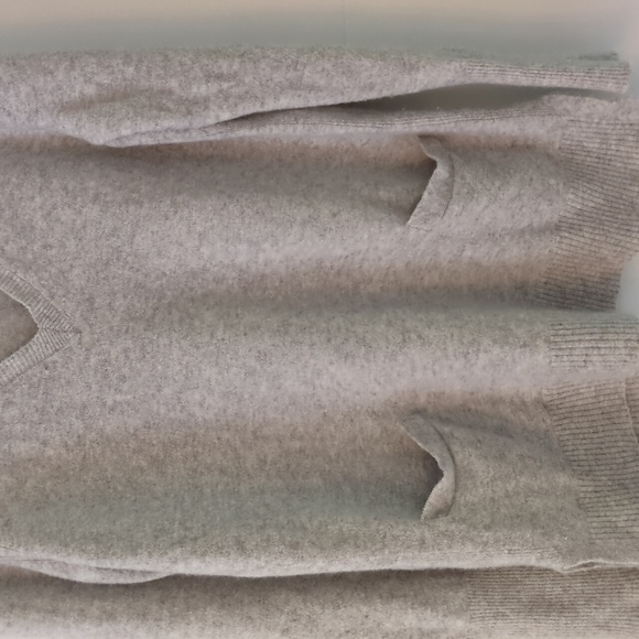J. crew V-Neck Grey Tunic Sweater Front Pockets Soft Yarn Alpaca Academia Sz L - Picture 4 of 8